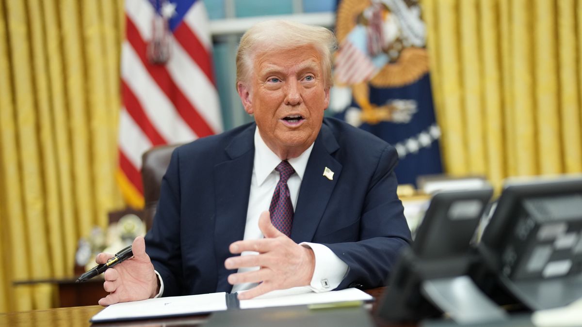 Washington , DC - January 20: President Donald Trump signs a series of executive orders at the White House on January 20, 2025, in Washington, DC. (Photo by Jabin Botsford /The Washington Post via Getty Images)