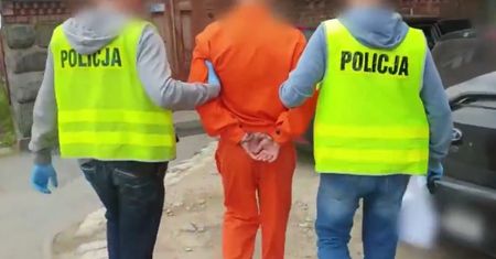 Pożyczył od nich 50 zł. Zgotowali mu piekło w jego własnym mieszkaniu