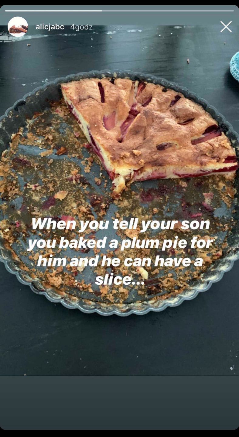 Alicja Bachleda-Curuś upiekła ciasto dla syna - Instagram