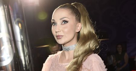 Kusząca Cleo w saunie. Tak wygląda bez makijażu i doczepów
