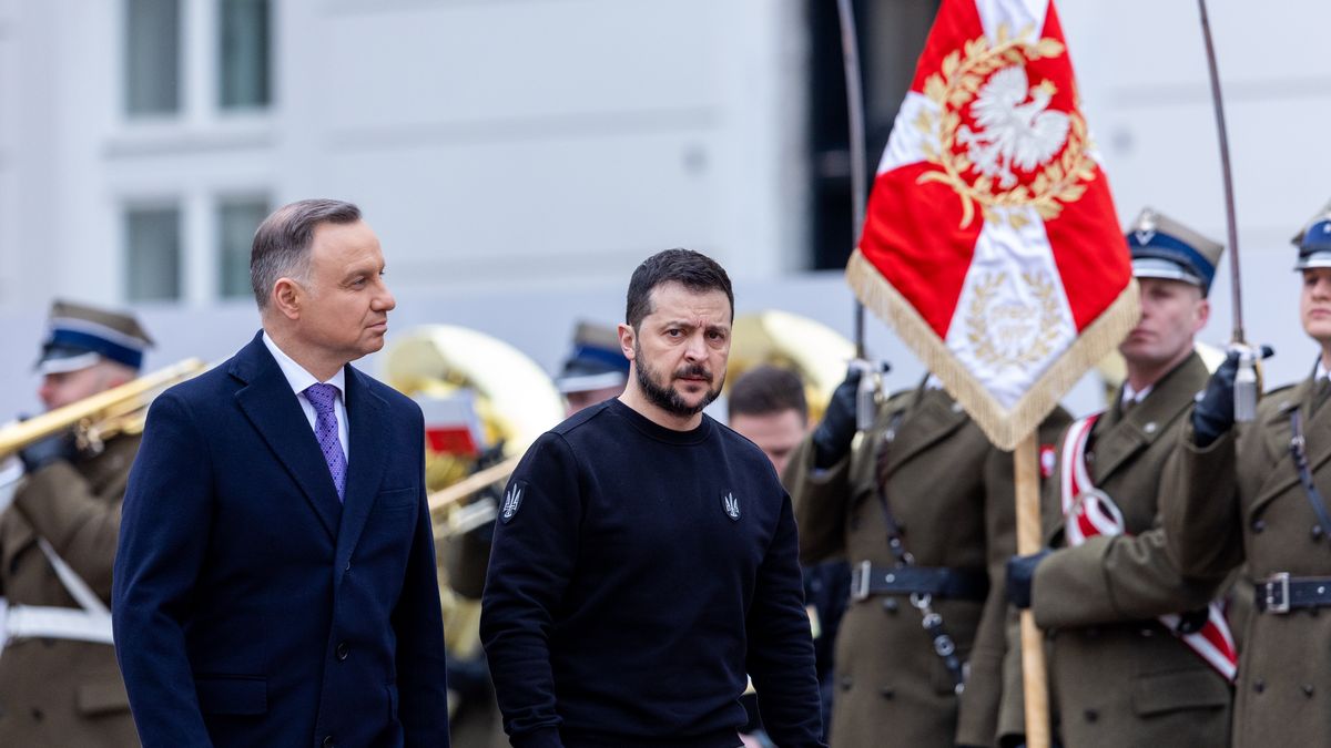 Poland's President Andrzej Duda, Ukrainian President Volodymyr Zelensky during an official welcoming ceremony in front of the Presidential Palace in Warsaw, Poland, on April 5, 2023. 
NO USE POLAND (Photo by Foto Olimpik/NurPhoto via Getty Images)