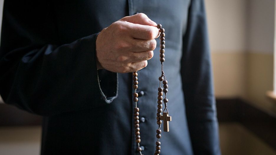 Ksiądz pijany na pogrzebie. Błyskawiczna reakcja biskupa