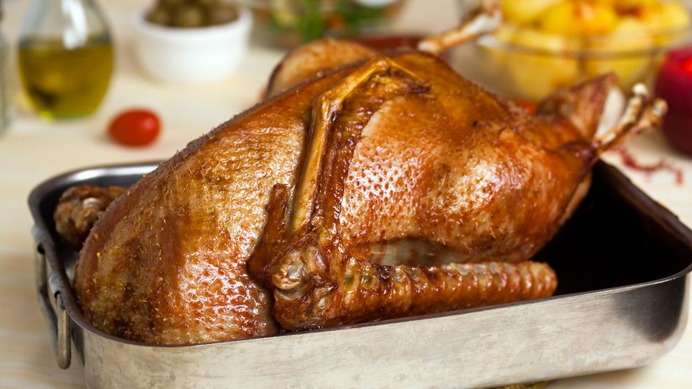 Pieczona gęś domowa (mięso i skóra)