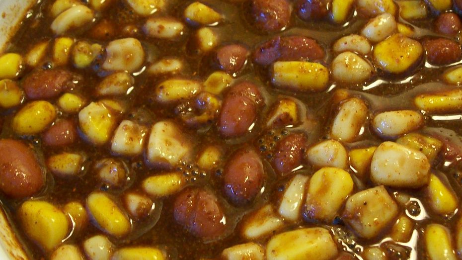 Gulasz z kukurydzy gotowanej na parze