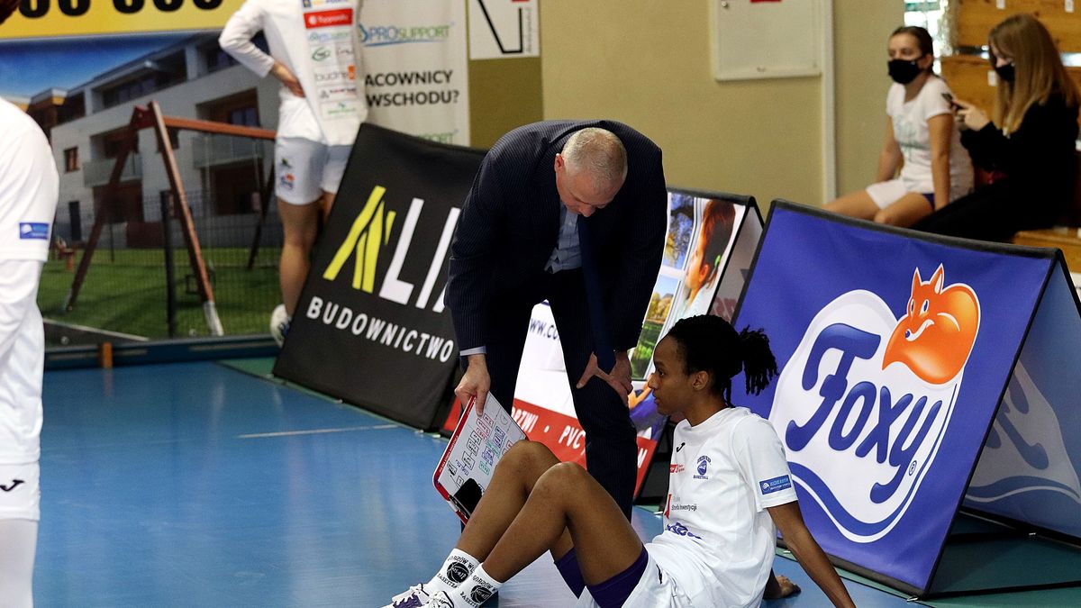 WP SportoweFakty / Dawid Lis / Na zdjęciu: trener Dariusz Maciejewski i Shatori Kimbrough-Walker