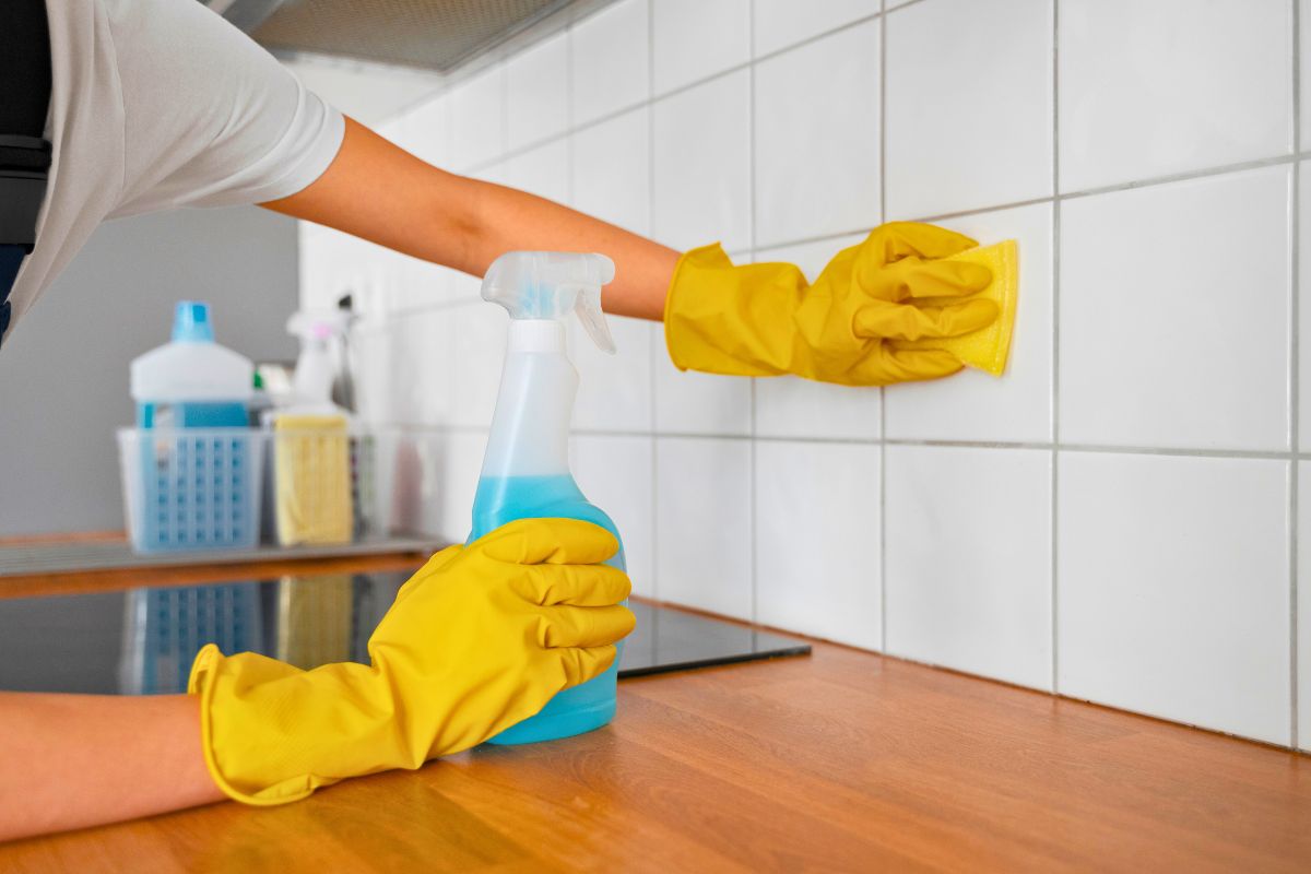 Now you know how easy it is to clean kitchen tiles.