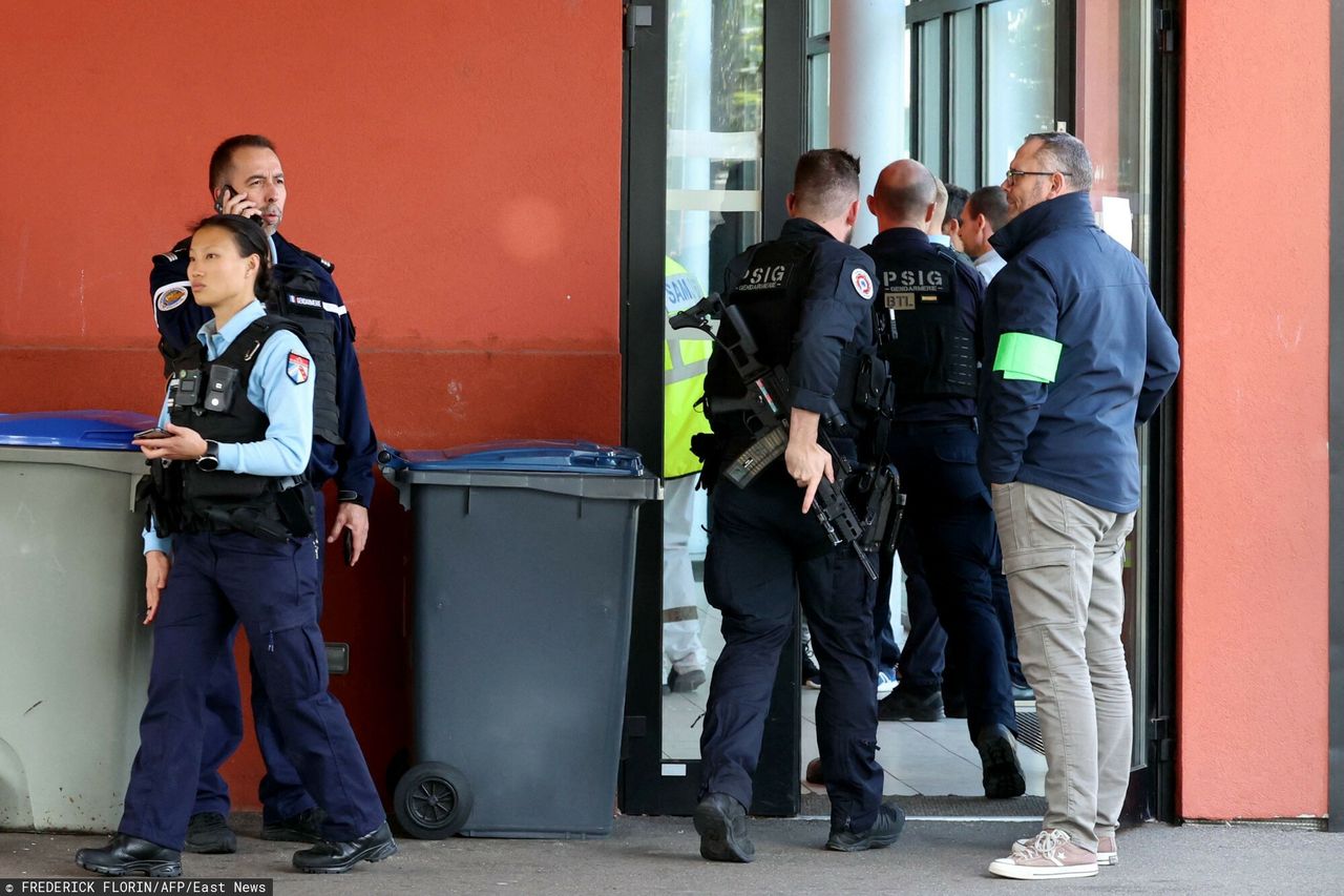 Knife attack on schoolgirls in France: Assailant detained, victims safe