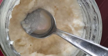 Świeży chrzan. Odetka zatkany nos szybciej niż niejedna inhalacja