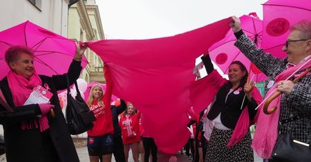 Kolejny raz kolor różowy przypomni o profilaktyce. W czwartek ulicami Lublina przejdzie Marsz Różowej Wstążki [SZCZEGÓŁY]
