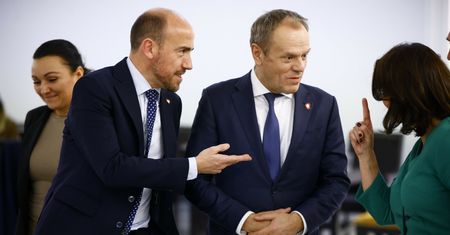 Roszady w rządzie. Premier Tusk oddaje część władzy. Oto kto skorzysta