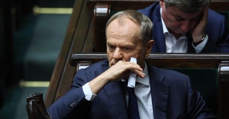 Sejm nie odrzucił weta "lex kibic". Tusk: być może dobrze się stało