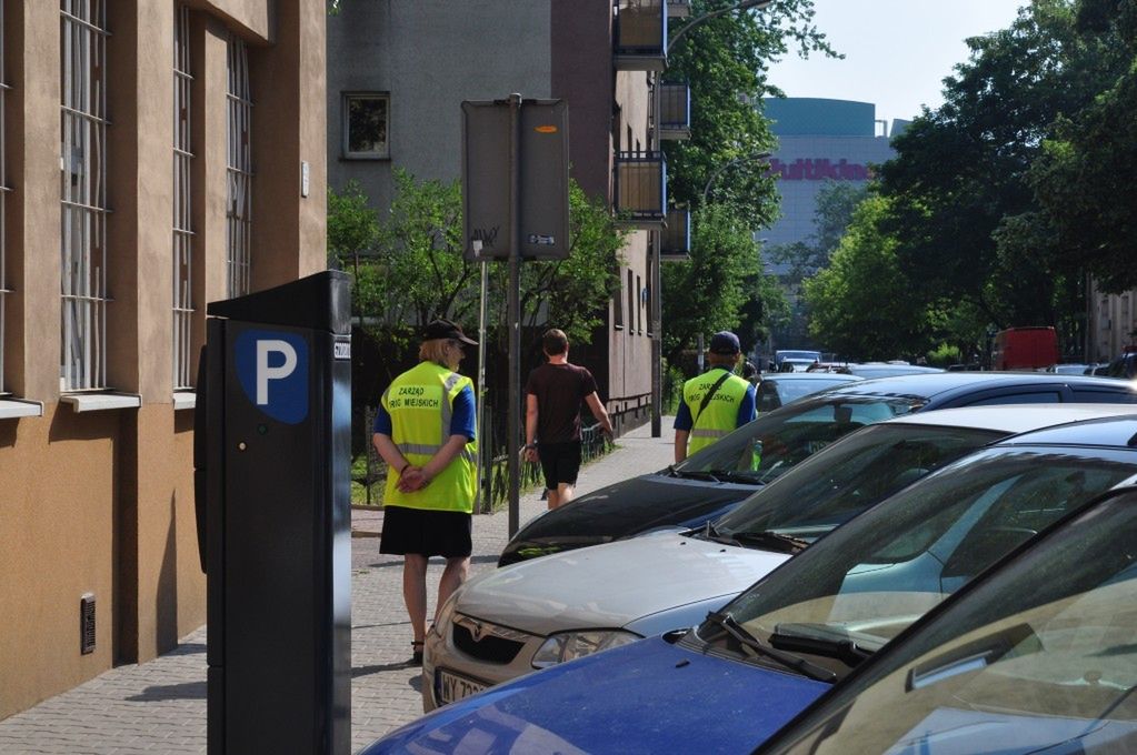 Podniesienie opłat za parkowanie nie wystarczy. "Nikt nie będzie płacił"