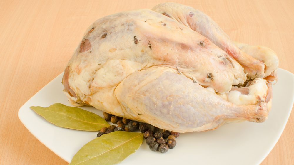 Surowy bażant (mięso i skóra)