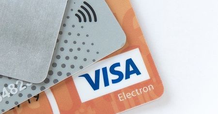 Wyższy limit dla płatności zbliżeniowych bez PIN-u - za i przeciw [AKT.]