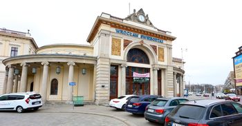 Wrocław: Dworzec Świebodzki wróci na kolejową mapę w 2029 roku. Co z targowiskiem i dotychczasowymi usługami?