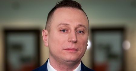 Senator nękany we własnym domu. "Opór jest daremny"