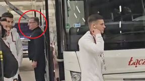 Będziesz zaskoczony. Zobacz, kto stał przy autobusie polskich piłkarzy