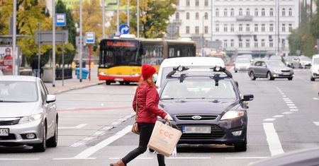 Zmiana w pierwszeństwie pieszych ma zmienić polskie drogi. Może wejść w życie już 1 czerwca