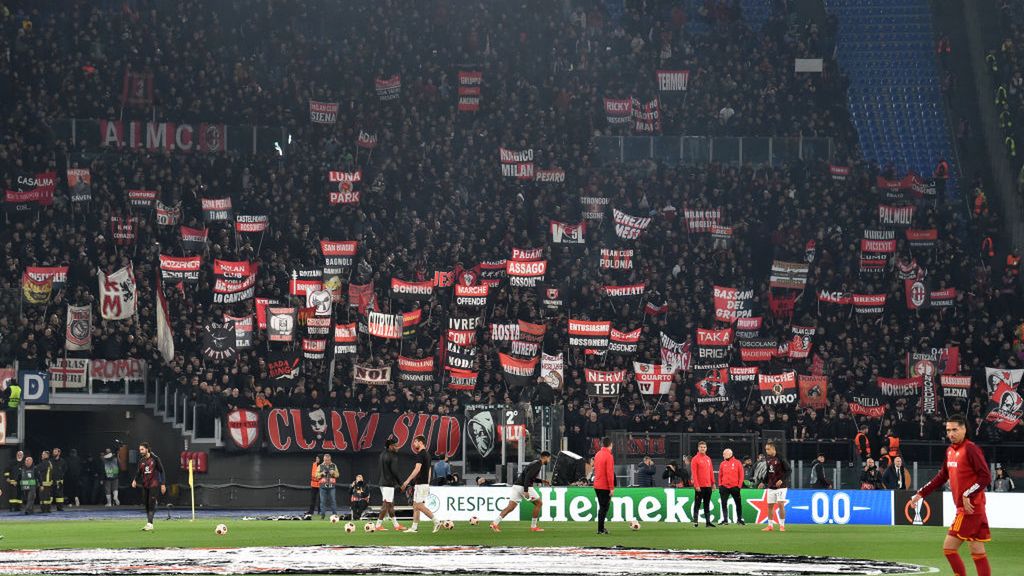 Zdjęcie okładkowe artykułu: Getty Images / Giuseppe Bellini / Na zdjęciu: kibice AC Milanu