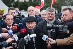 Premier nieobecny w Sejmie. Kaczyński: Niech jeździ na nartach