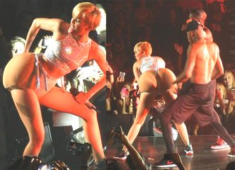 Miley Cyrus wypina SZTUCZNE POŚLADKI! (ZDJĘCIA)