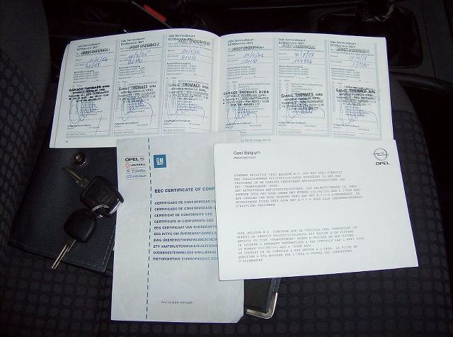 Potrzebujesz książki serwisowej? Kup w Internecie, a znajomy Ci podbije przeglądy... (źródło: astra-g.pl)