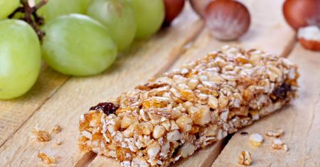Batoniki müsli z otrębami i żurawiną