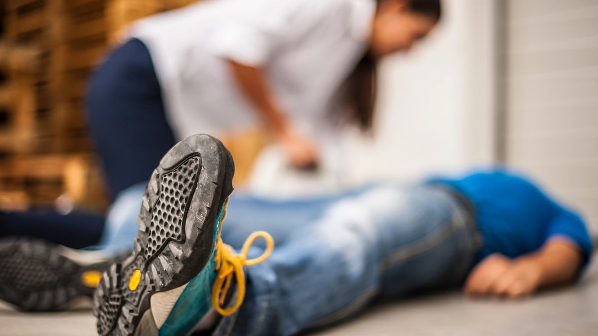 Konikopunkcja polega na nacięciu więzadła pierścienno-tarczowego w celu wprowadzenia do tchawicy rurki intubacyjnej.