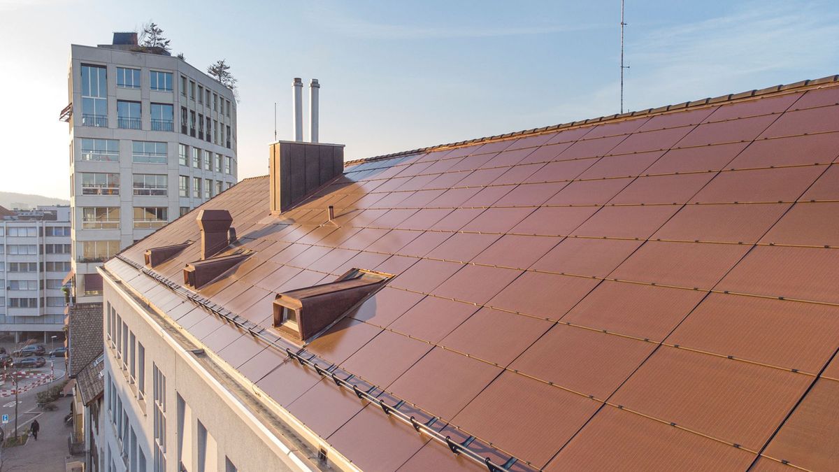 Panele fotowoltaiczne jak dachówki. Nie uwierzysz, jak dobrze wyglądają 1