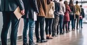 Niepokojące wieści z rynku pracy. Coraz dłużej czekamy na nową pracę