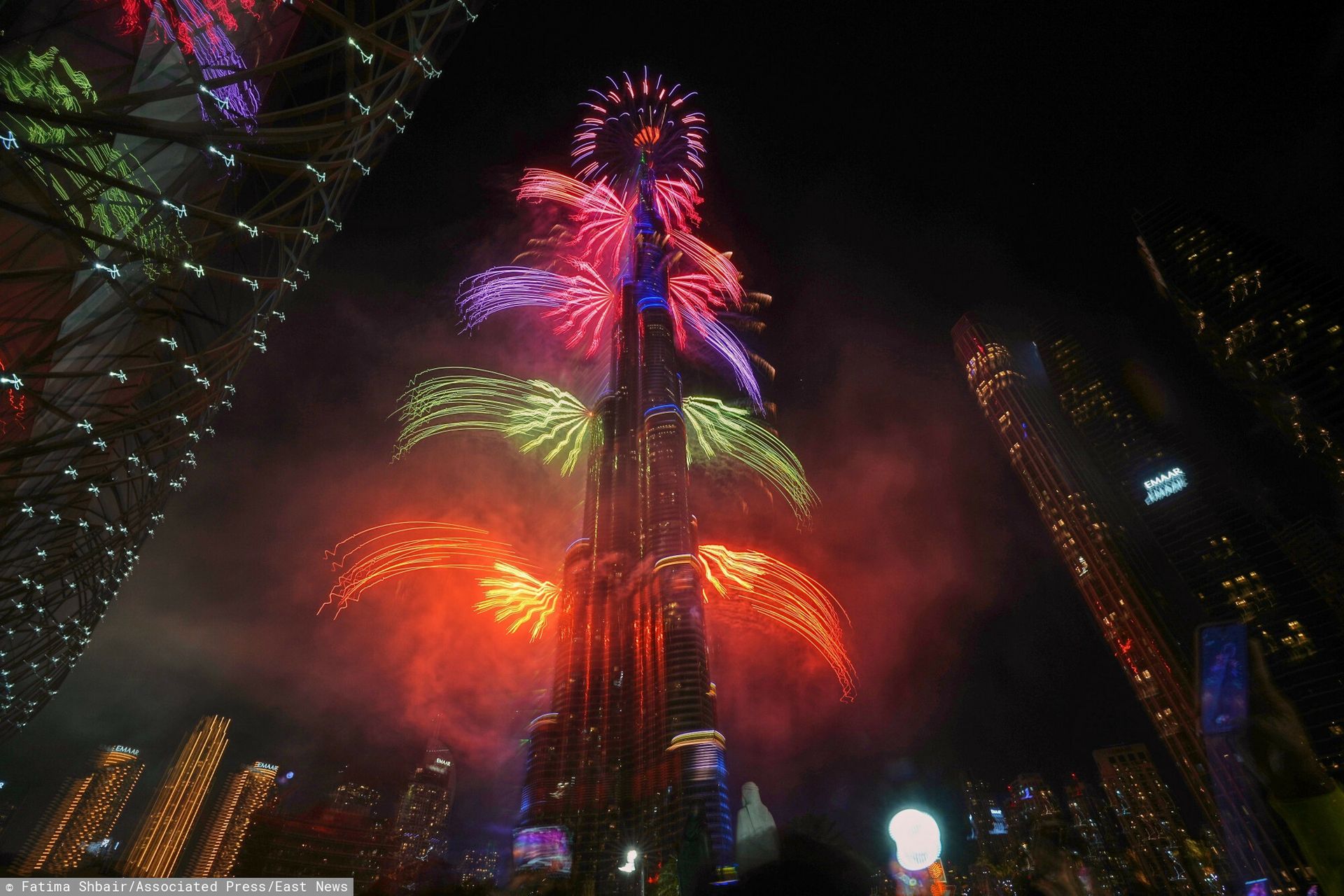 wiadomości,aktualności,WP Wiadomości Sylwester w Dubaju. Burdż Chalifa rozświetlona fajerwerkami