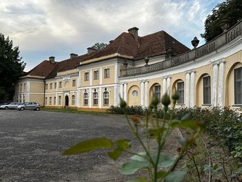 Gmina Krzemieniewo: Pałac rodu Mielżyńskich. Co łączy rezydencję w Pawłowicach z Bramą Brandenburską w Berlinie?