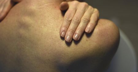 Ostrzegają, że narządy są wyniszczone. Objawy chorych jelit, wątroby i trzustki mogą pojawić się na skórze
