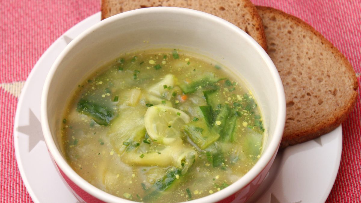 Zupa ze świeżymi ogórkami wywołuje zdziwienie u Polaków 