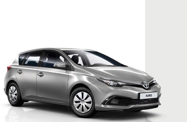 Toyota Auris Bazowe wersje nie istnieją. Polacy