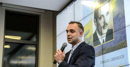 IPN broni Greniucha. Reaguje Ambasada Izraela
