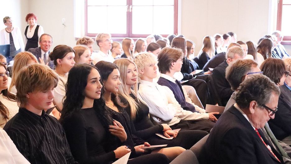Prof. Andrzej Wojtczak w gronie wybitnych Absolwentów LO Śrem