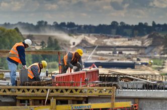 400 tysięcy ludzi na bruk. Lokomotywa gospodarki ostro hamuje