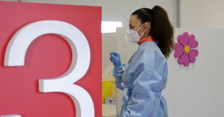 Szczepienia we Włoszech. 23-latka przedawkowała, teraz pije siedem litrów wody dziennie