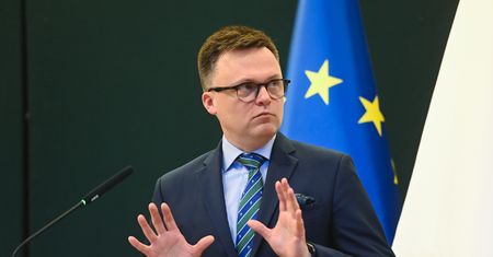 "Szatan to wymyślił". Hołownia krytykuje kalendarz wyborczy