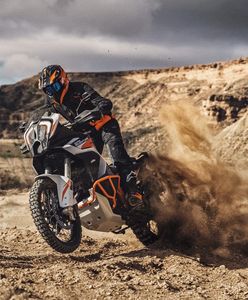Bardziej terenowy KTM 1290 Super Adventure R dołącza do oferty. Znamy polskie cney