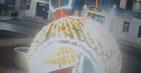 Boże Narodzenie. Akt wandalizmu w centrum. 23-latek zniszczył świąteczną iluminacją
