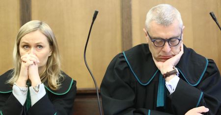Giertych w szpitalu. Żona mecenasa zapowiada zażalenie
