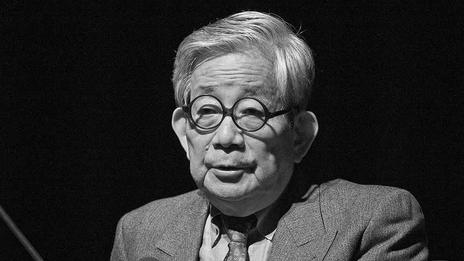 Kenzaburo Oe zmarł 3 marca 2023 r.