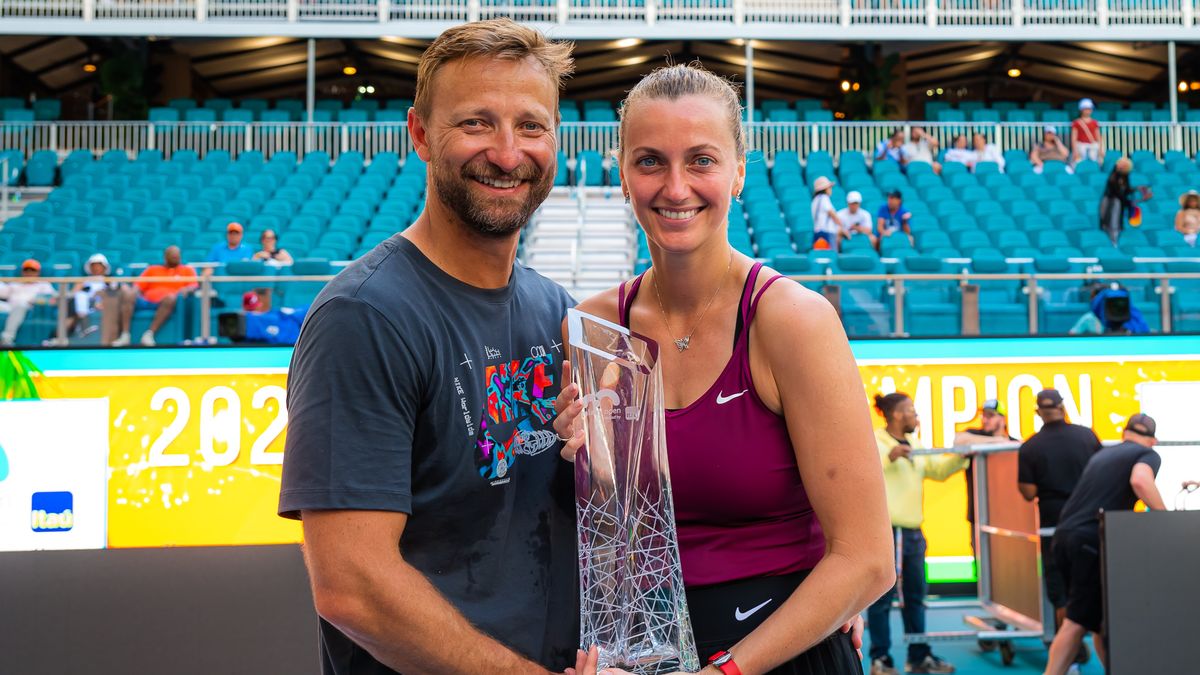 MIAMI GARDENS, FLORIDA - APRIL 01: Petra Kvitova of the Czech Republic poses with coach and fiance Jiri Vanek after defeating Elena Rybakina of Kazakhstan in the women's singles final on Day 14 of the Miami Open at Hard Rock Stadium on April 01, 2023 in Miami Gardens, Florida. (Photo by Robert Prange/Getty Images)