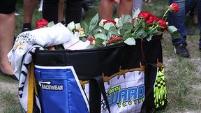 Kibice SPAR Falubazu Zielona Góra wspierali Darcyego Warda pod szpitalem