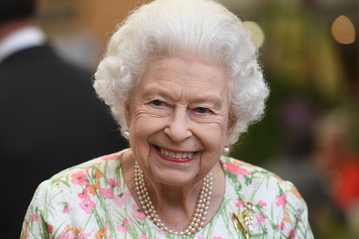 Królowa Elżbieta II w nowej fryzurze? Monarchini zaskoczyła podwładnych 