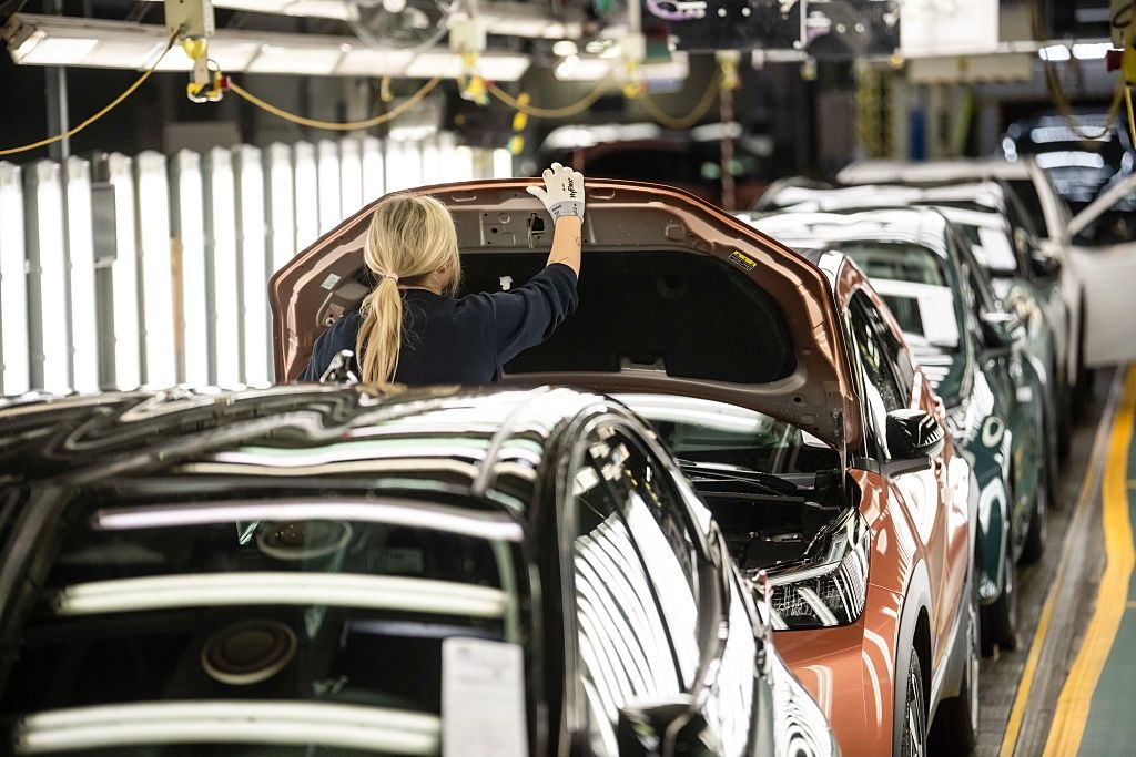 Tak Polacy kupują nowe samochody. Na liście króluje pięć modeli