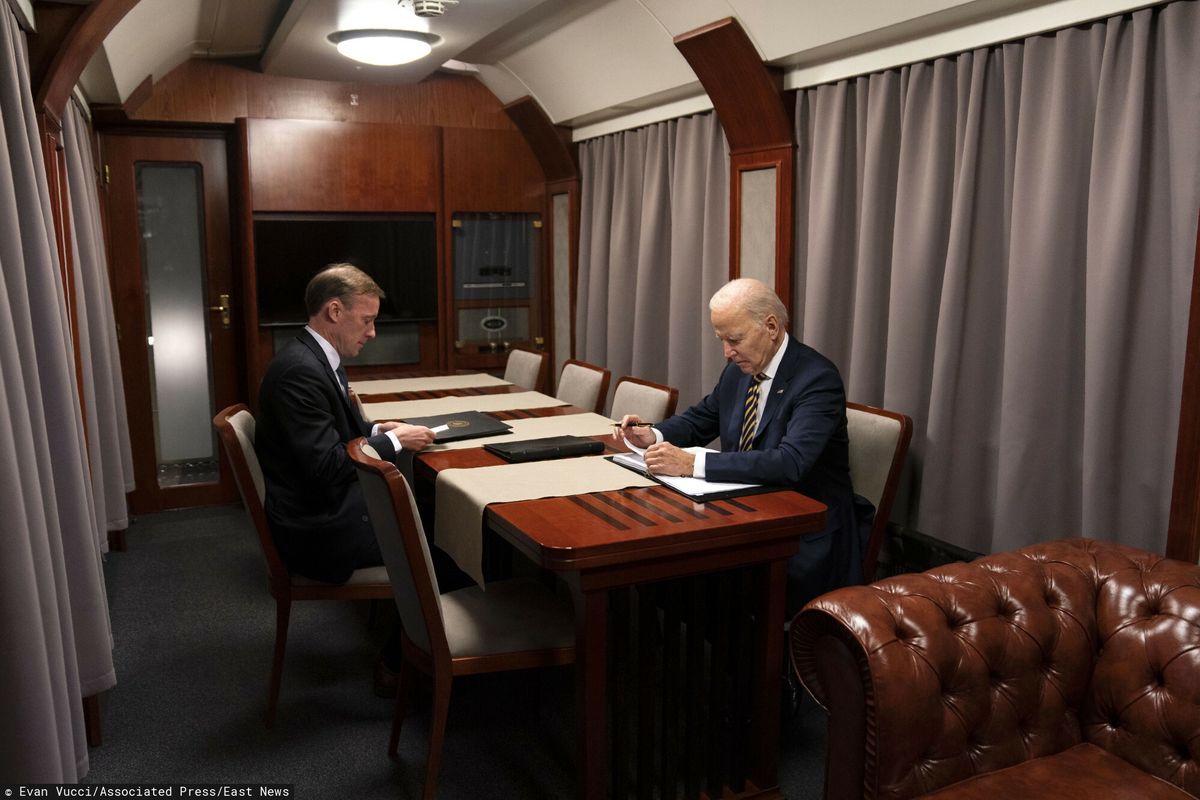 Joe Biden na pokładzie Rail Force One