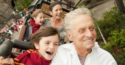 Michael Douglas wygląda świetnie. Wygrał walkę z rakiem?
